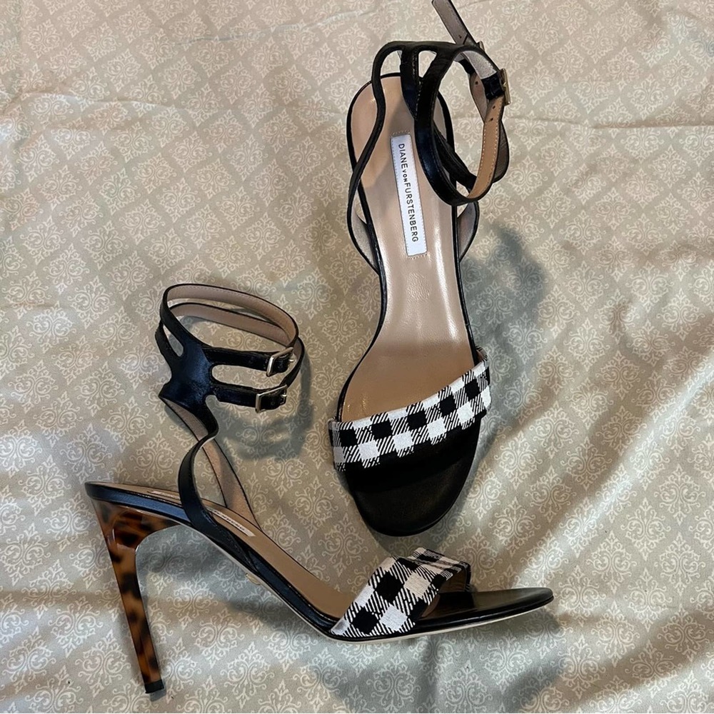 Diane Von Furstenberg Vera Black & White Gingham & Leather Double Strap Heel 8.5